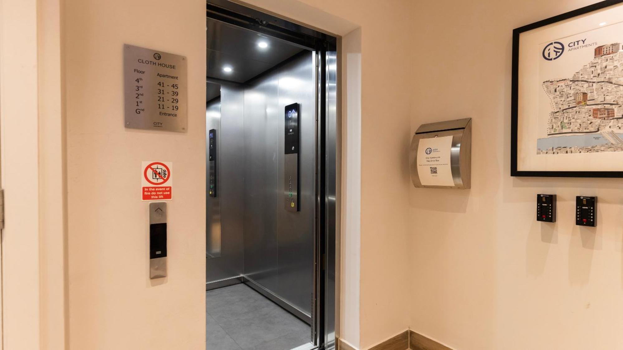 Barbican Serviced Apartments By Lovelystay Londra Exterior foto